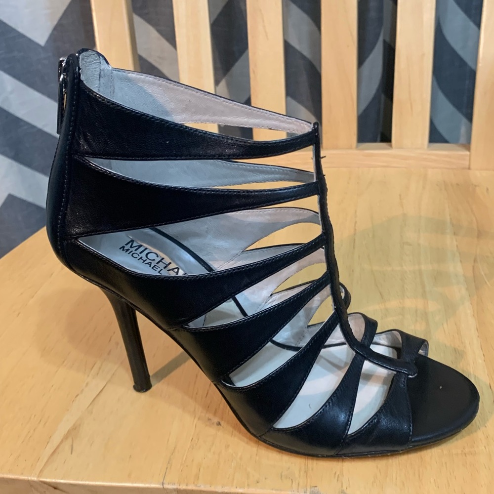 MICHAEL KORS Mavis Open Toe 5 1/2 black leather